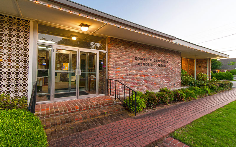 Robinson-Carpenter Memorial Library building exterior
